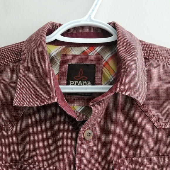 Prana Men's Borla Short Sleeve Button Up Chest Pockets Red Micro Dots Small - Picture 8 of 16